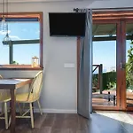 Nyaraló Hermanas A Y B *